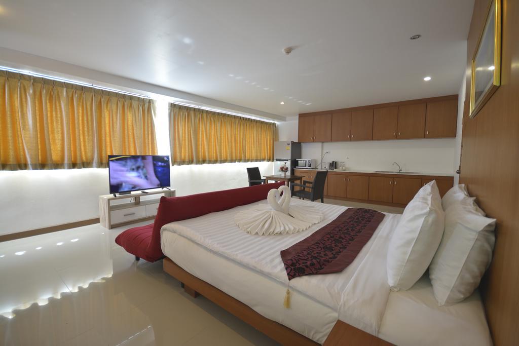 The Patong Center Hotel Екстериор снимка