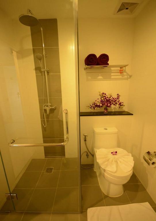 The Patong Center Hotel Стая снимка