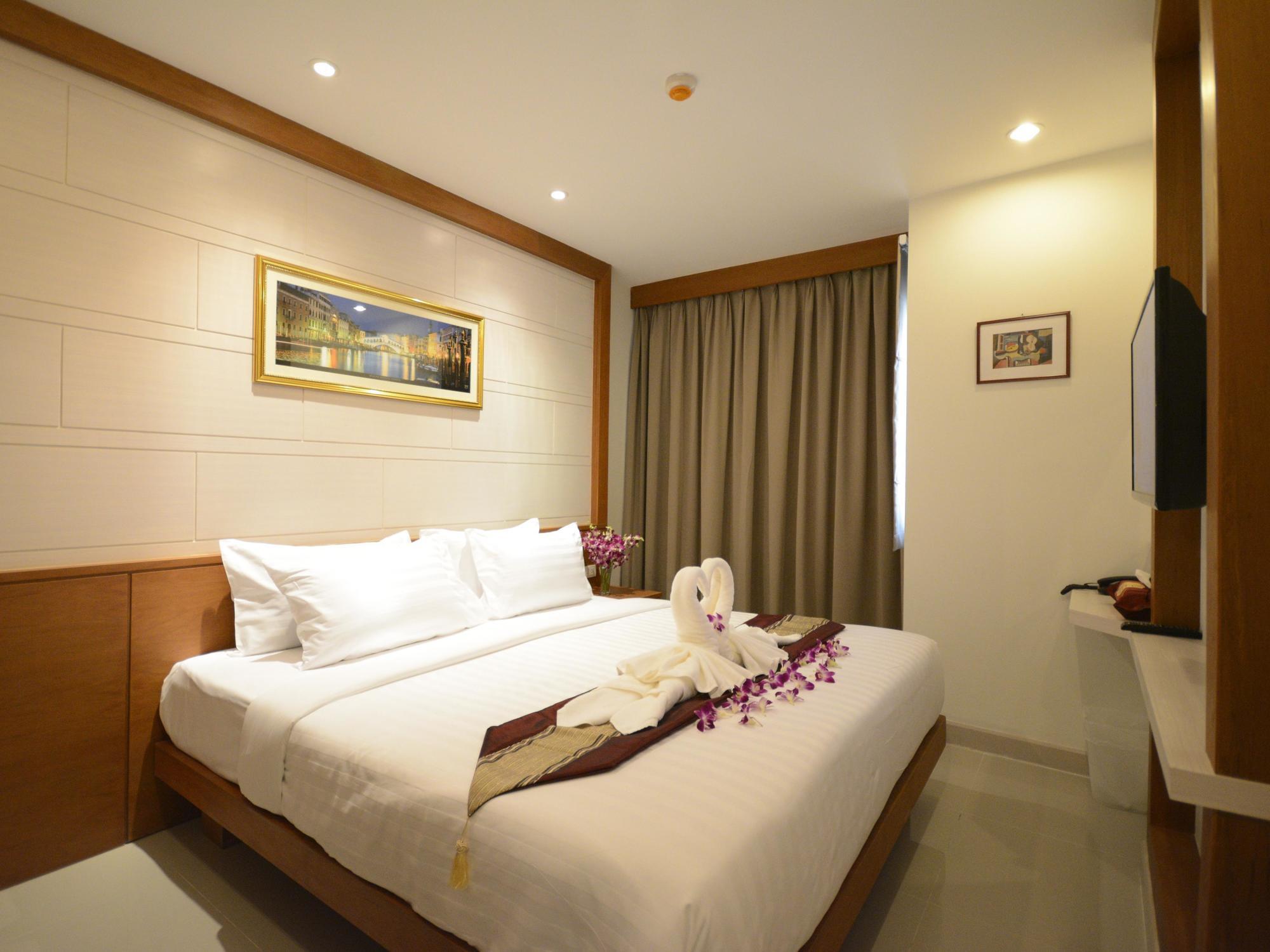 The Patong Center Hotel Екстериор снимка