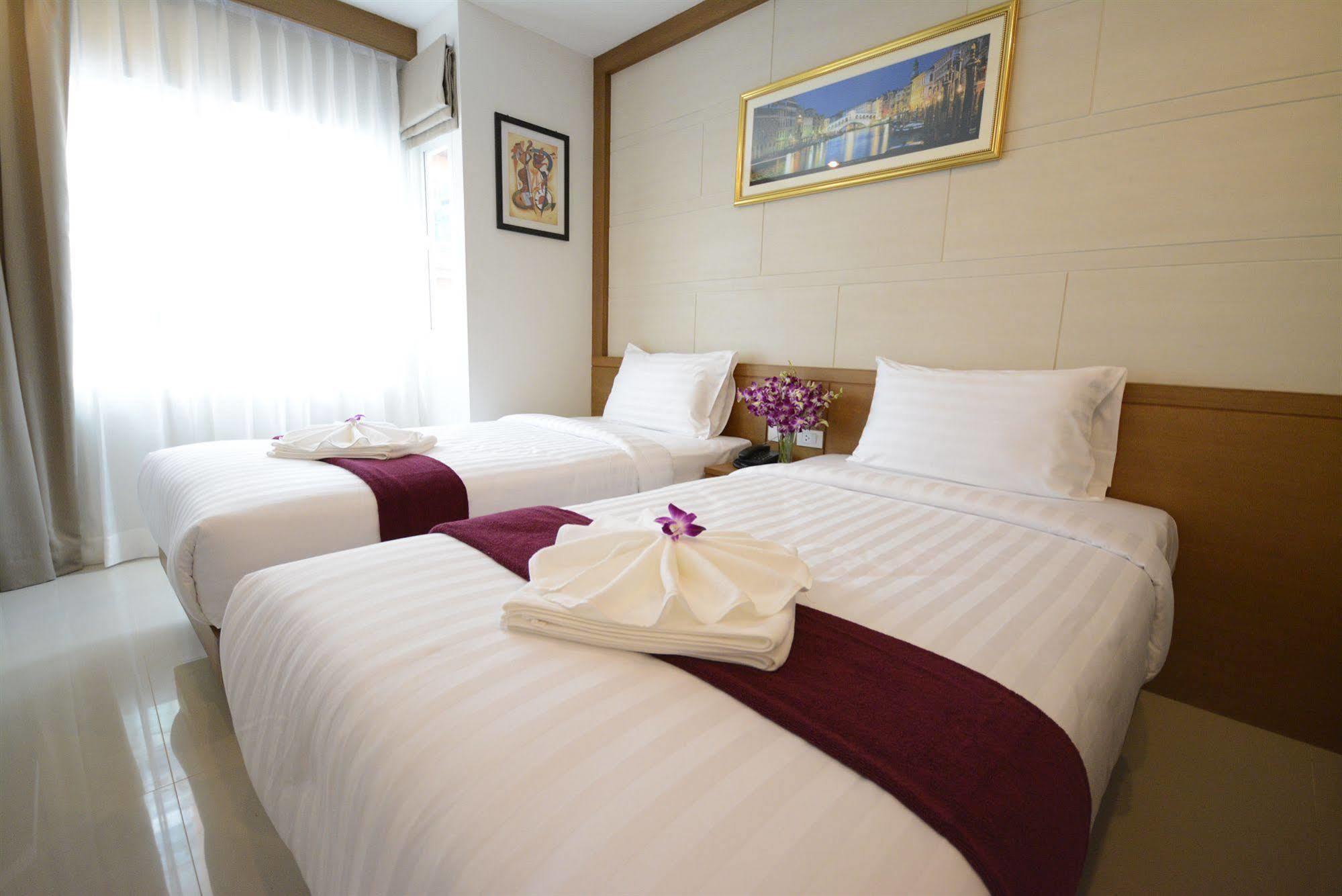 The Patong Center Hotel Екстериор снимка