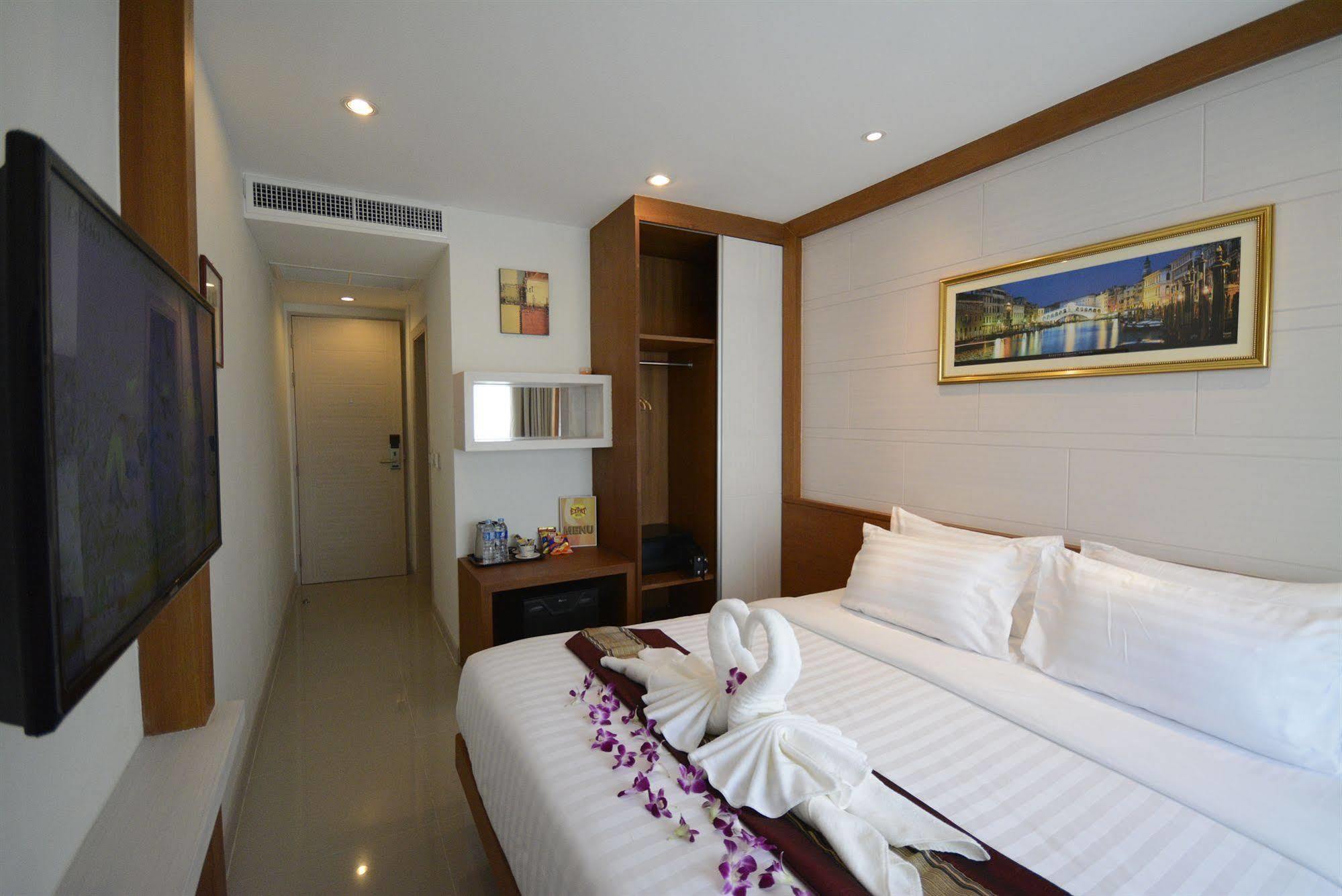 The Patong Center Hotel Екстериор снимка