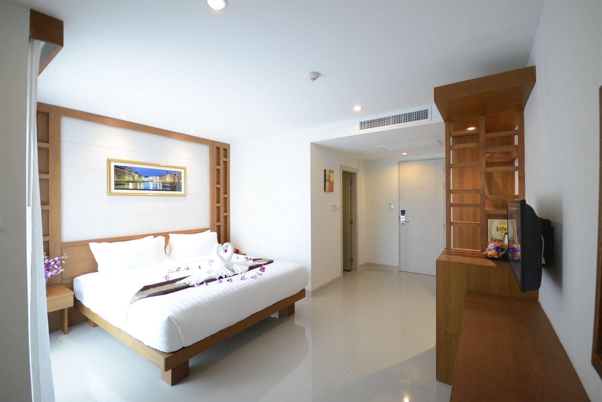The Patong Center Hotel Екстериор снимка