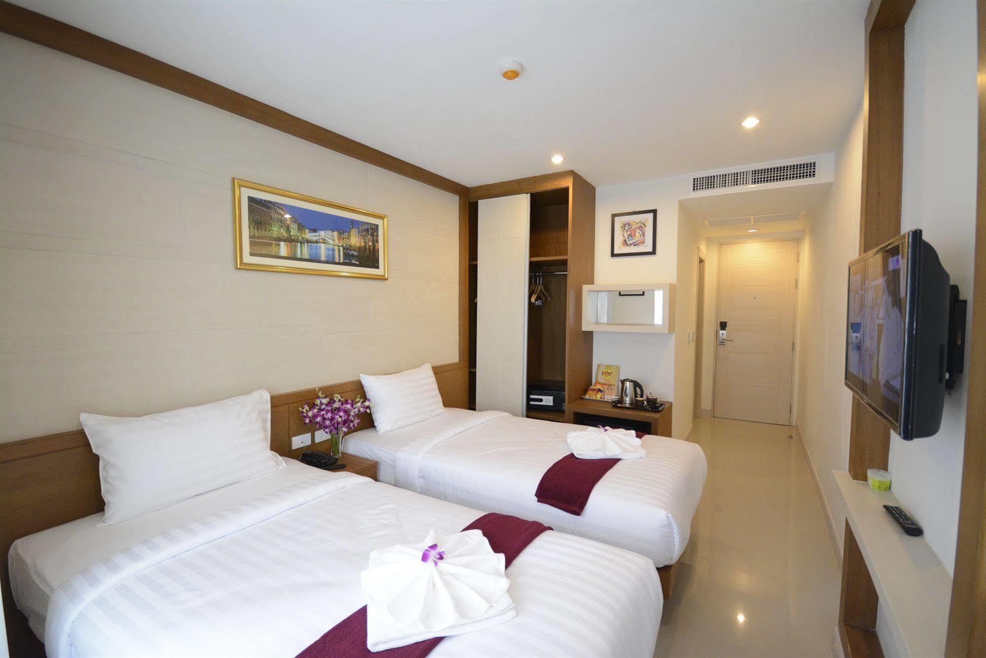 The Patong Center Hotel Екстериор снимка