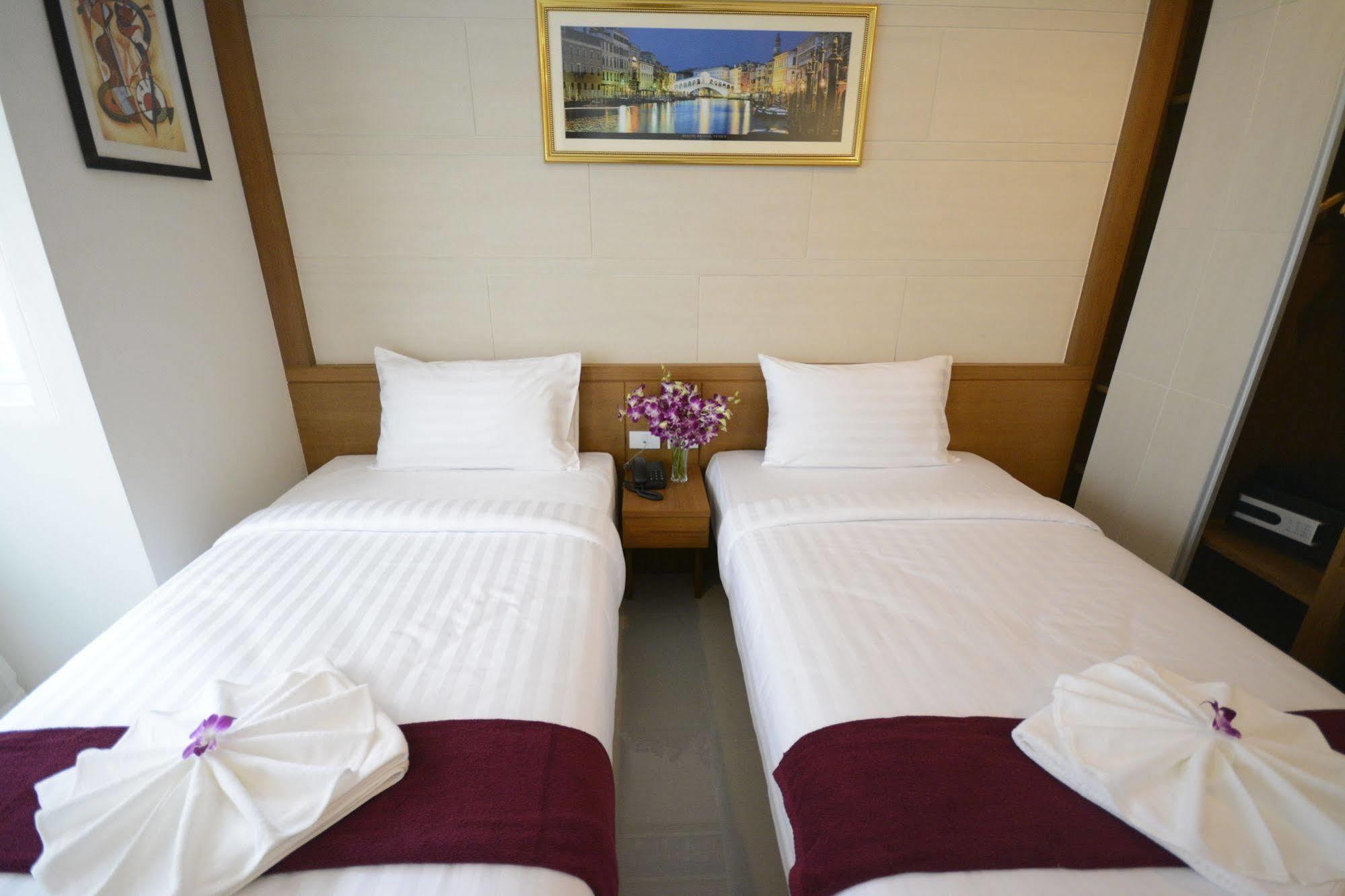 The Patong Center Hotel Екстериор снимка